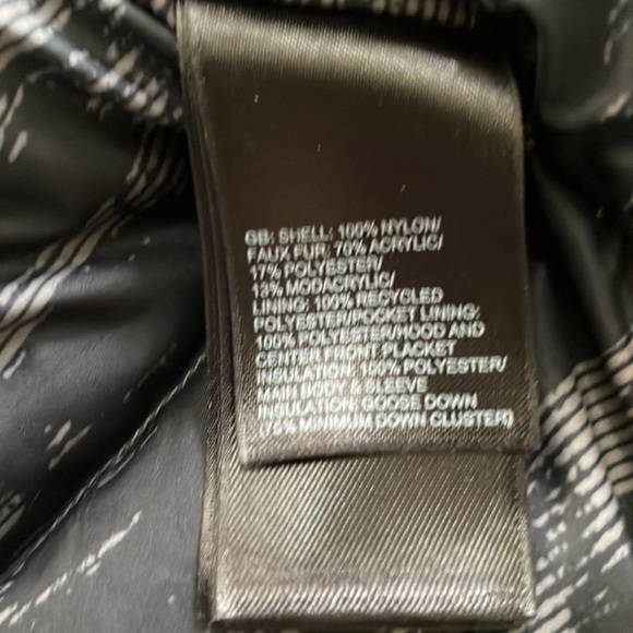 The North Face XS Women’s hooded parka with belt - Picture 12 of 12